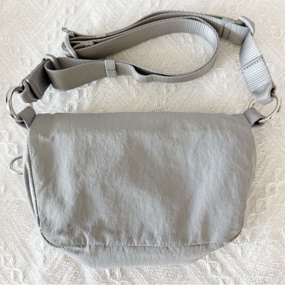 Lululemon Silver Gray Belt Bag Adjustable Strap All Night Festival Bag Micro - Picture 4 of 8